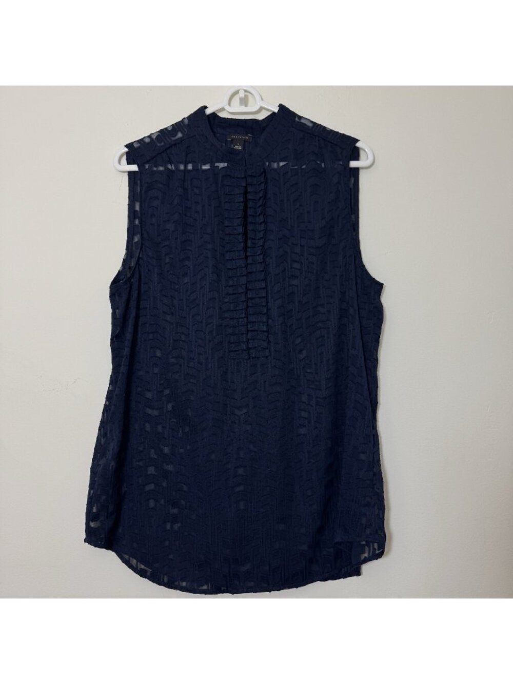 Ann Taylor Sleeveless Sheer Blouse Women’s Size L Navy Blue Ruffle